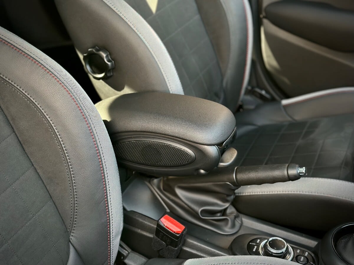 Mini Cooper S Look Jcw año 2023