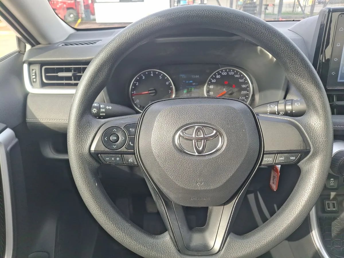 Toyota Rav 4 2.0 Le 4x2 Mt 5p año 2025