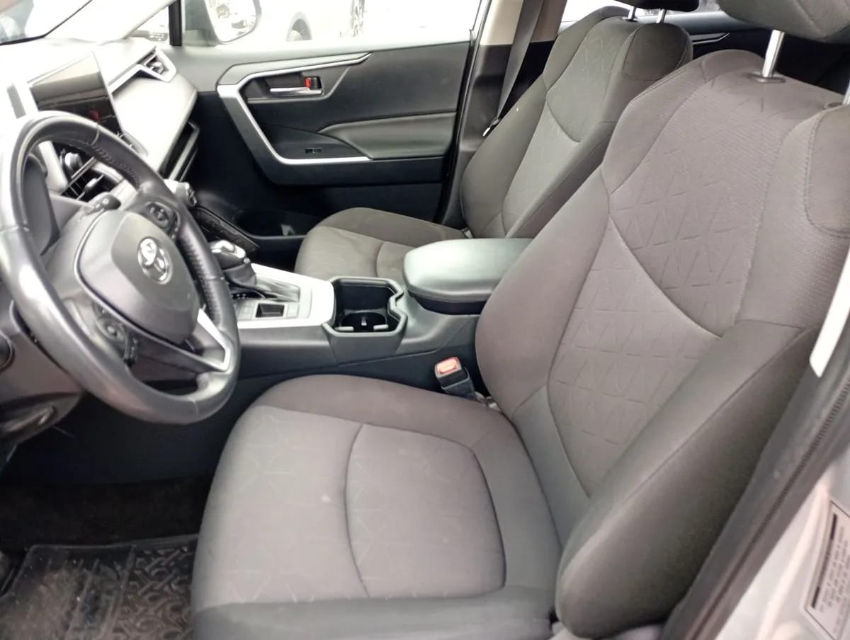 Toyota Rav 4 2.5 Xle Hybrid Hv 4x2 Cvt At 5p año 2023