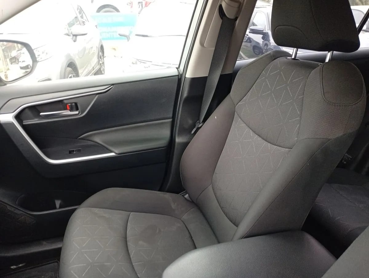 Toyota Rav 4 2.5 Xle Hybrid Hv 4x2 Cvt At 5p año 2023