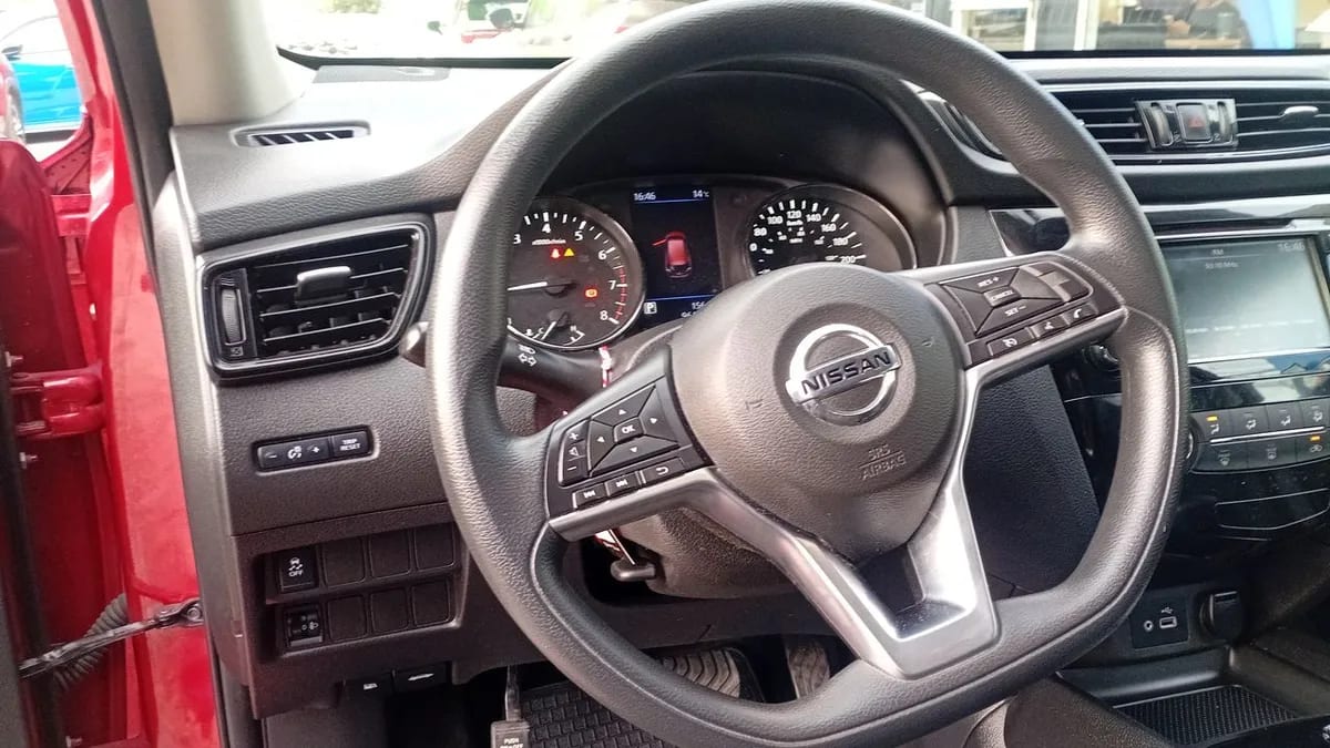 Nissan X-Trail 2.5 Sense Mc 4x2 Cvt At 5p año 2022