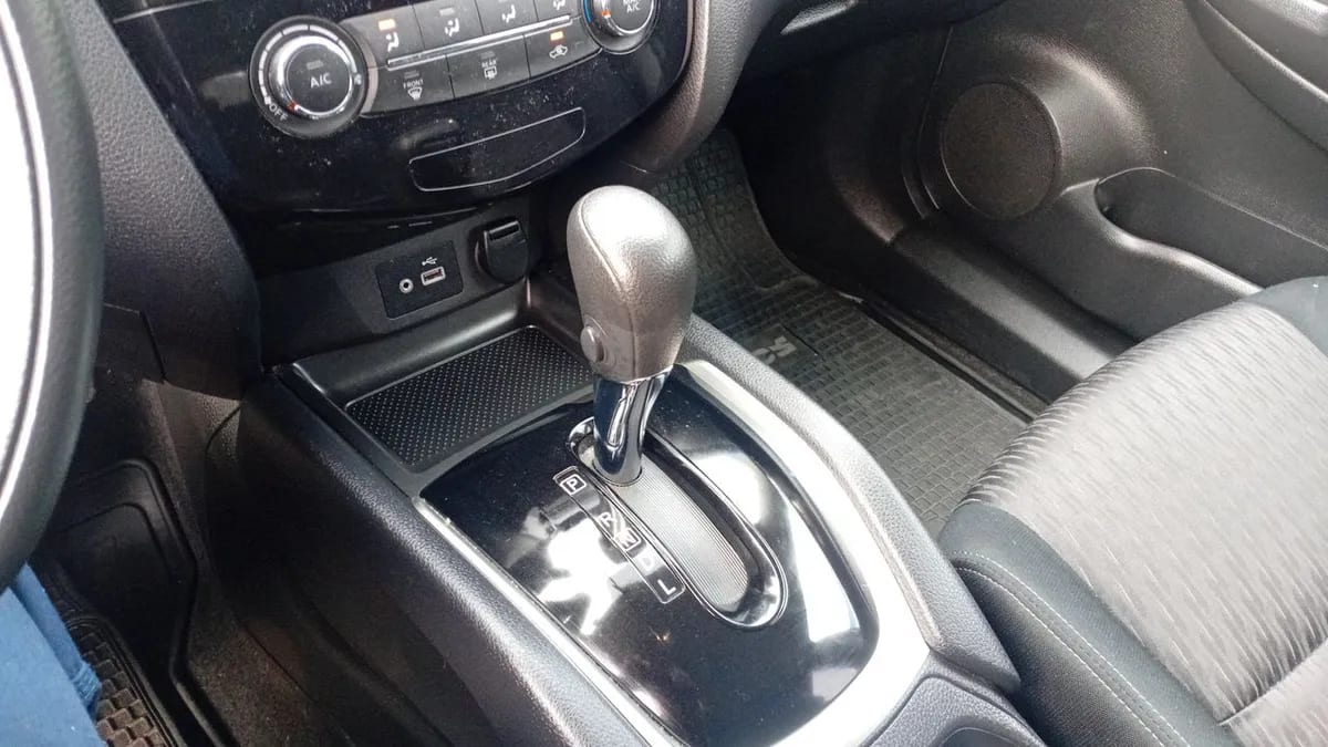 Nissan X-Trail 2.5 Sense Mc 4x2 Cvt At 5p año 2022