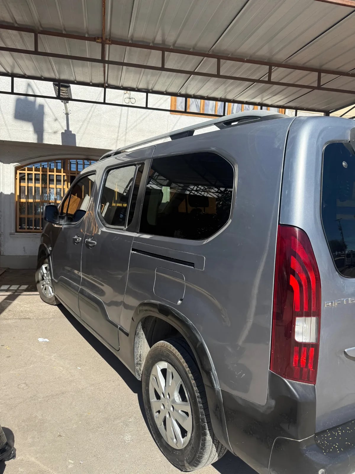 PEUGEOT RIFTER 1.5 Allure Bluehdi 130 At Diesel año 2020