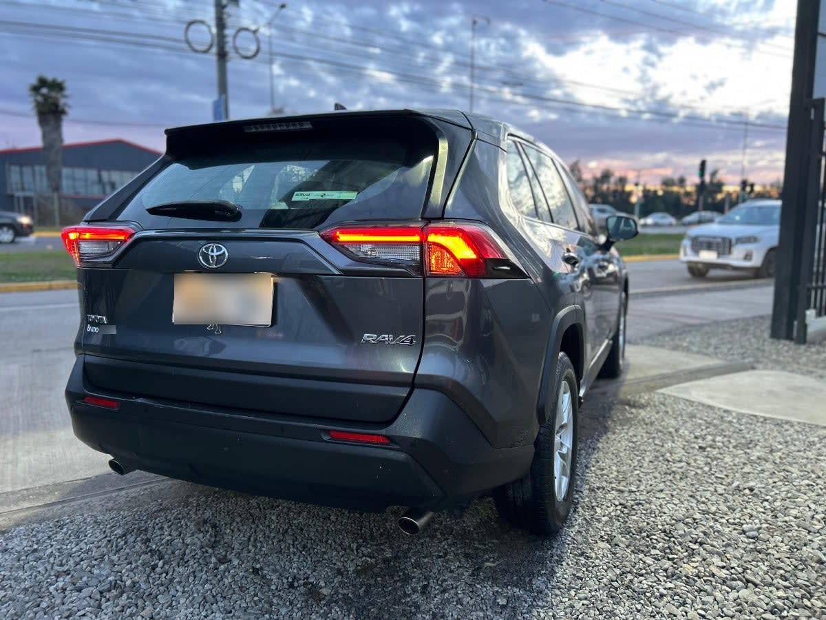Toyota Rav 4 2.0 Aut año 2021