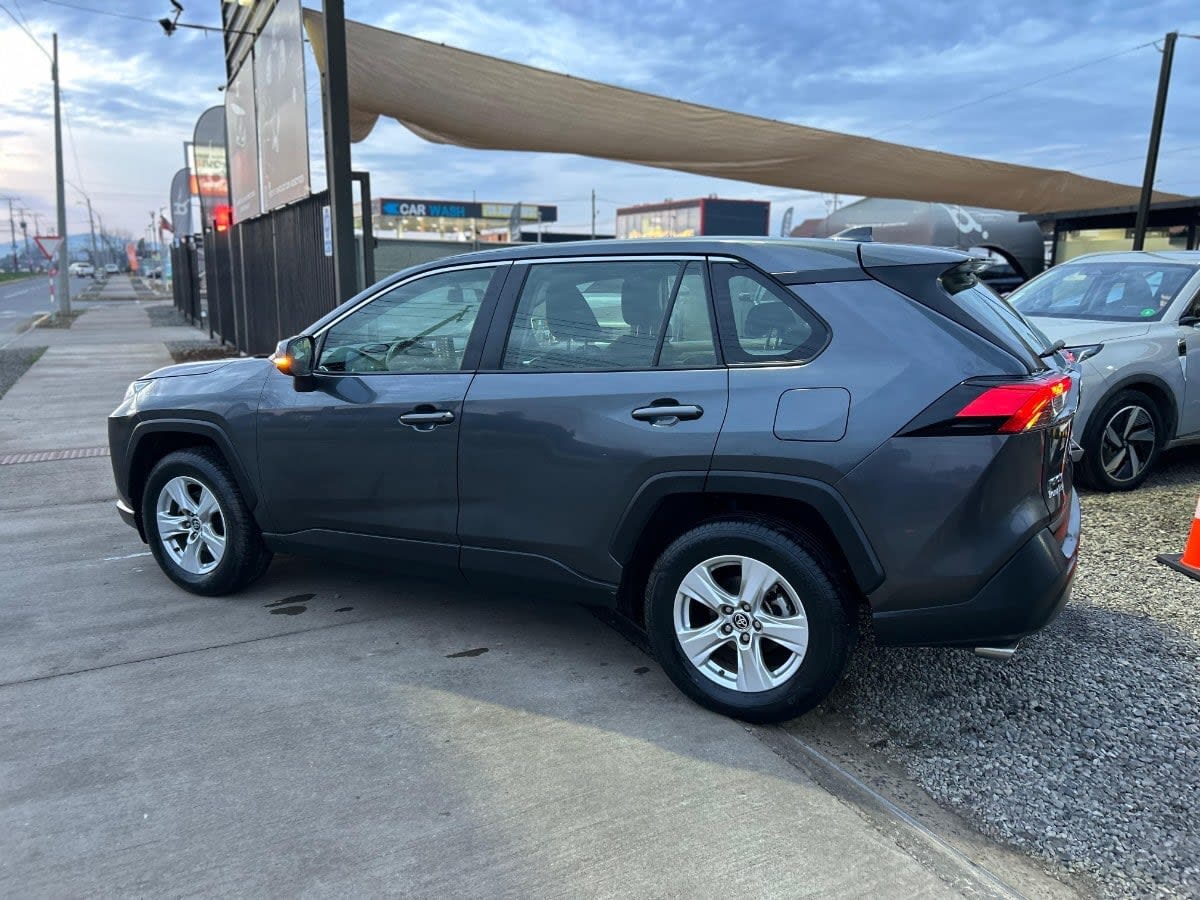 Toyota Rav 4 2.0 Aut año 2021