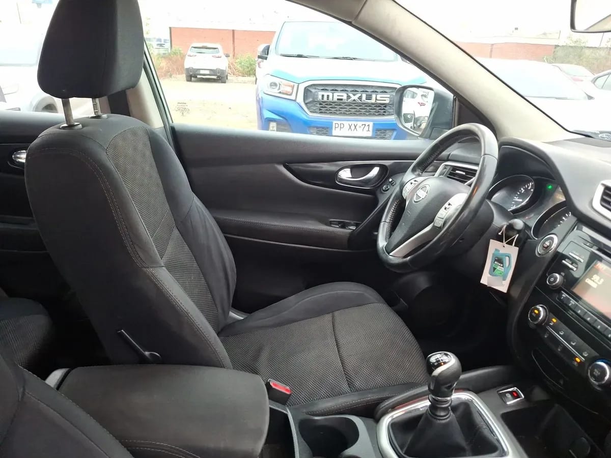 Nissan Qashqai 2.0 Advance 4x2 Mt 5p año 2015