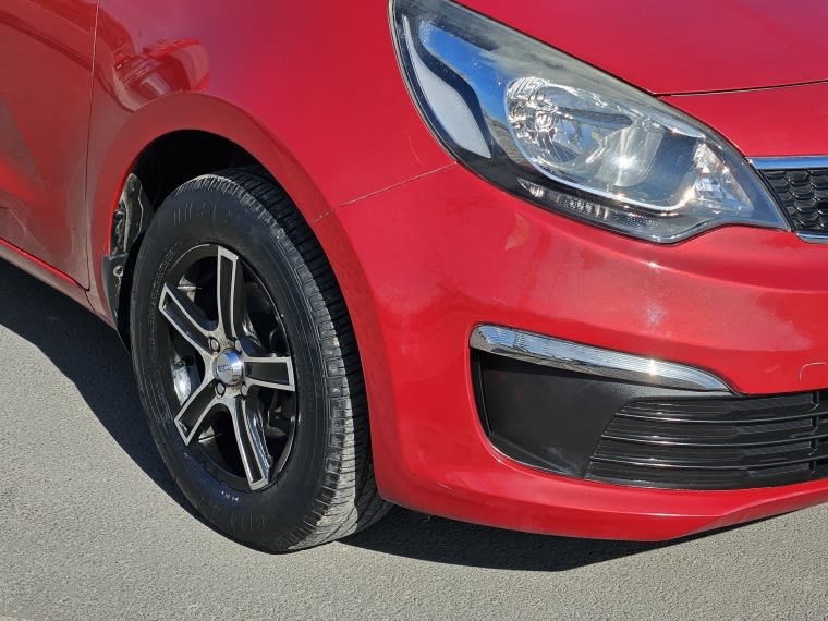 Kia Rio 4 Ex Mt 1.4 año 2015