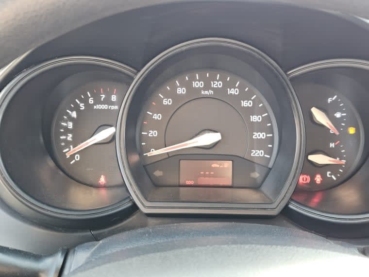 Kia Rio 4 Ex Mt 1.4 año 2015