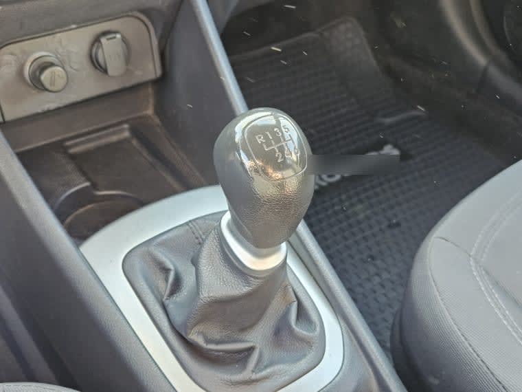 Kia Rio 4 Ex Mt 1.4 año 2015
