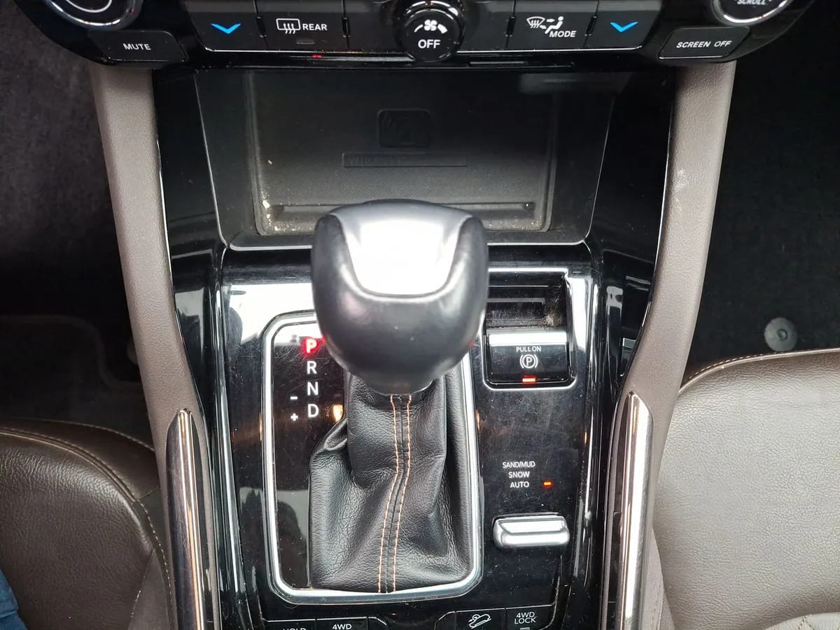 Jeep Commander 2.0t Overland Td380 Dies 4x4 9at 5p año 2023