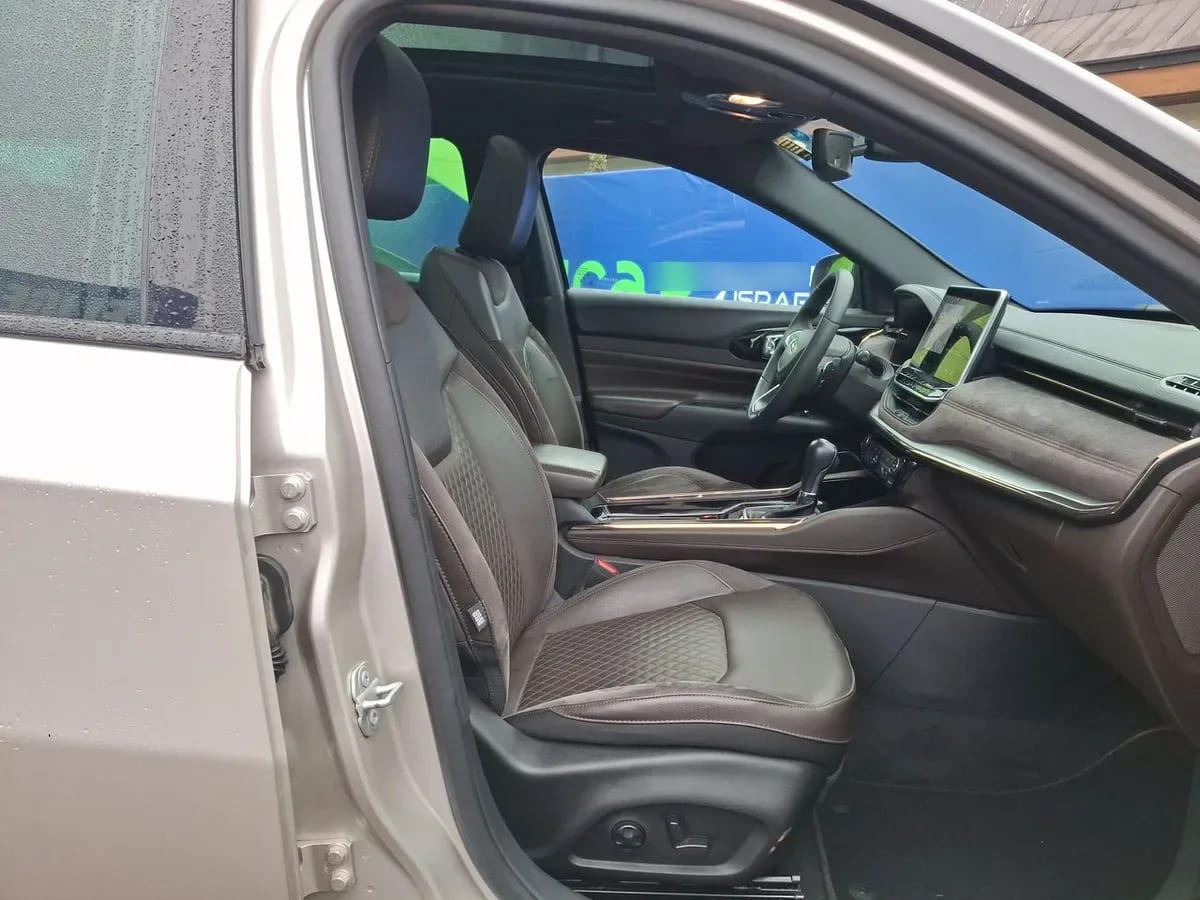 Jeep Commander 2.0t Overland Td380 Dies 4x4 9at 5p año 2023