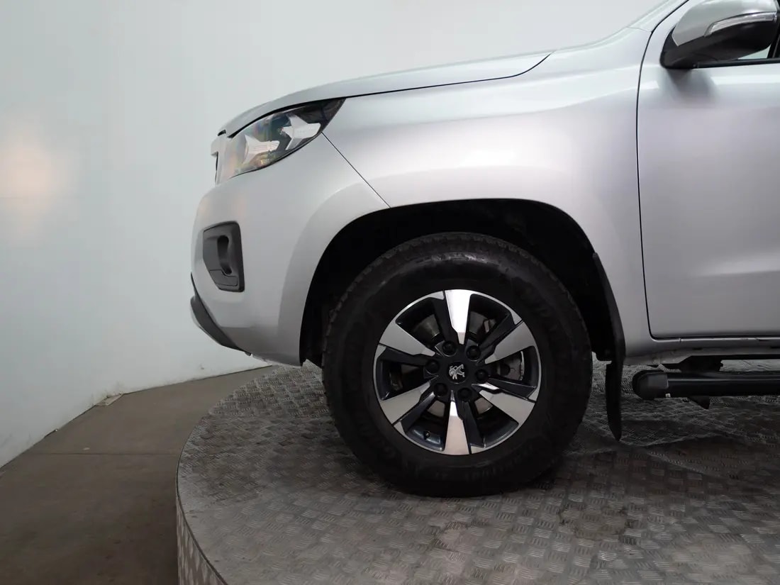 Peugeot Landtrek Landtrek 2.2 Active Bluehdi Diesel 4x4 180hp At 4p año 2025