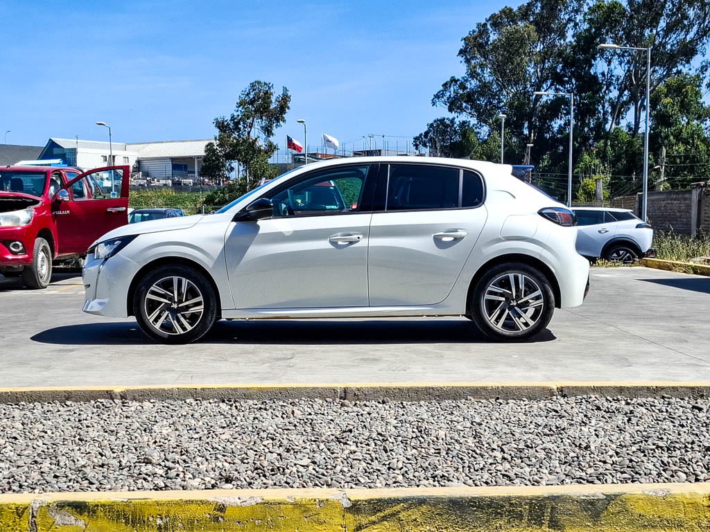 Peugeot 208 Allure año 2023
