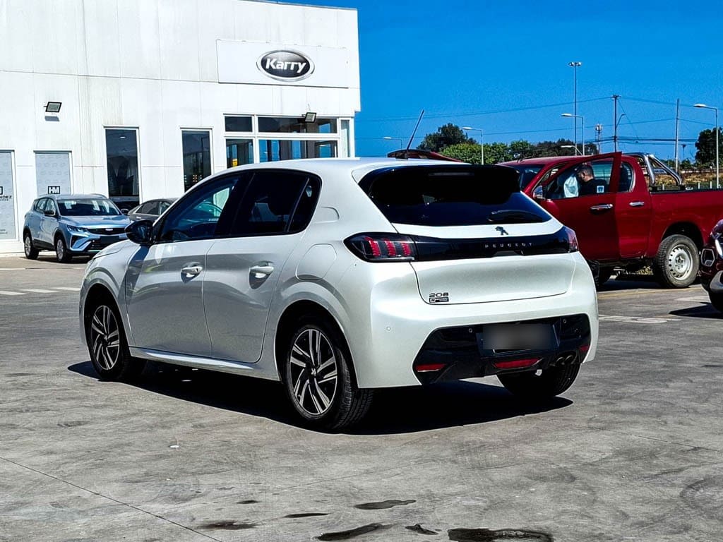 Peugeot 208 Allure año 2023