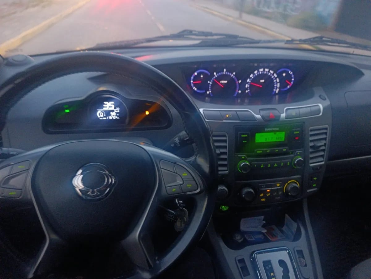 SSANGYONG STAVIC 2.0 Mt Diesel año 2016