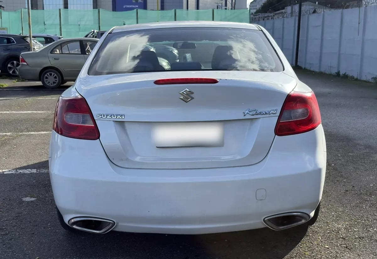 Suzuki Kizashi 2.4 Sedan Glx Mt año 2011