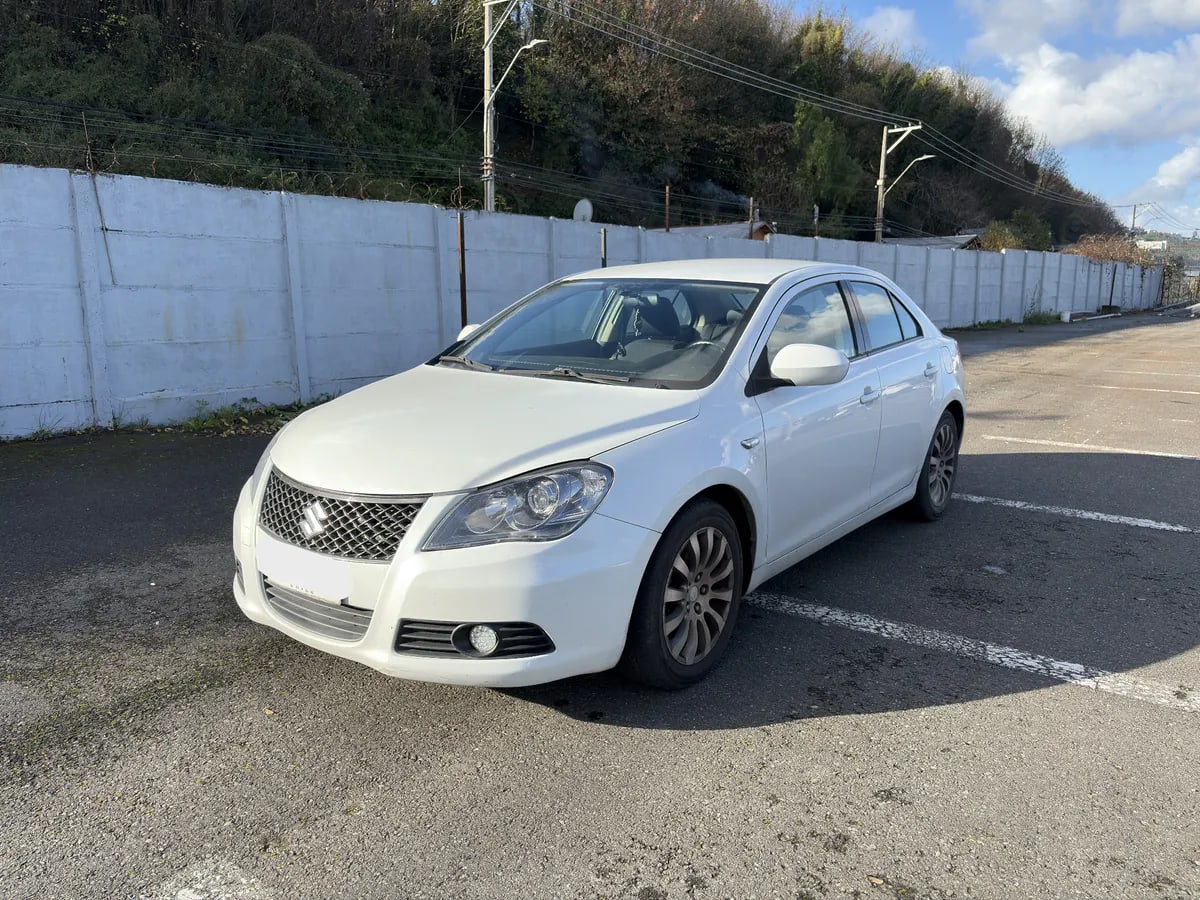Suzuki Kizashi 2.4 Sedan Glx Mt año 2011