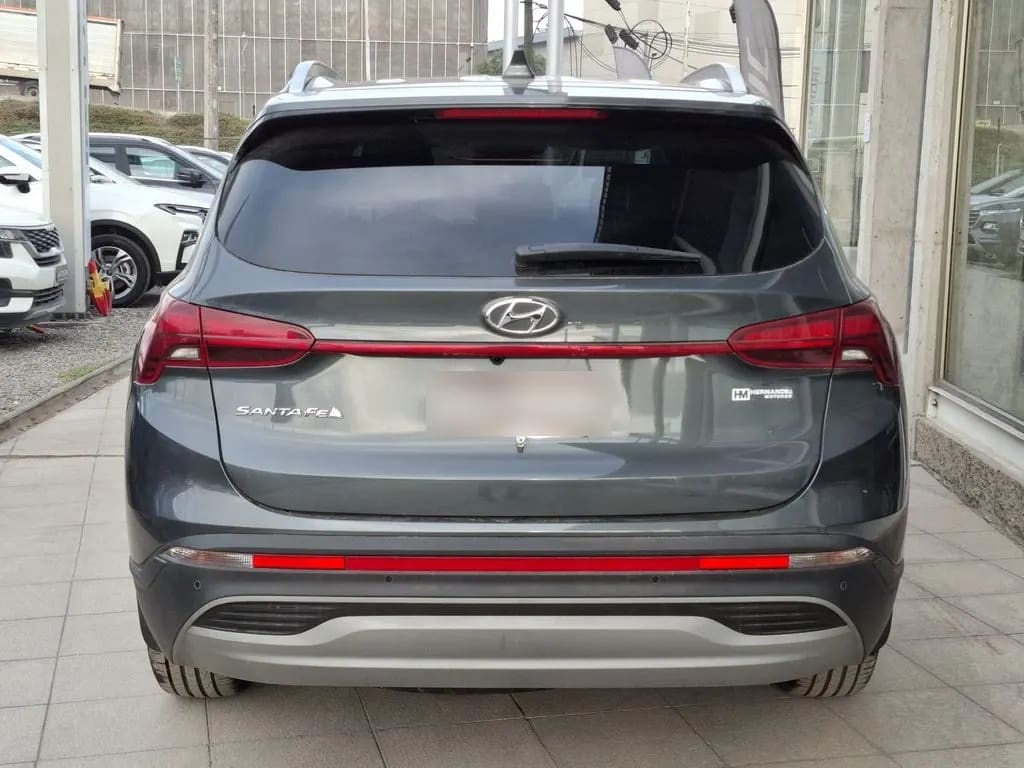 Hyundai Santa Fe 2.5 At año 2023