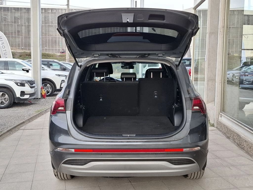 Hyundai Santa Fe 2.5 At año 2023