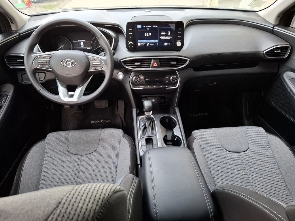 Hyundai Santa Fe 2.5 At año 2023