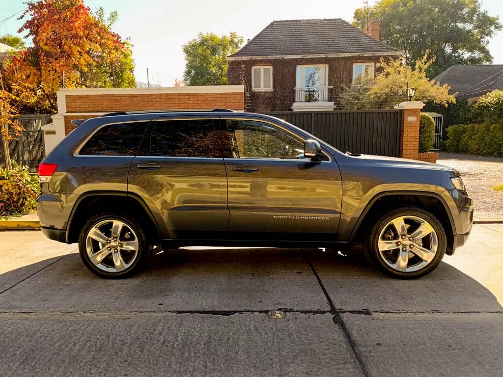 Jeep Grand Cherokee Laredo año 2014