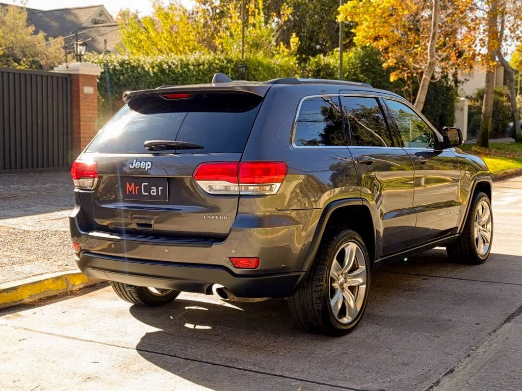Jeep Grand Cherokee Laredo año 2014