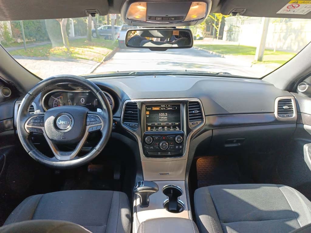 Jeep Grand Cherokee Laredo año 2014