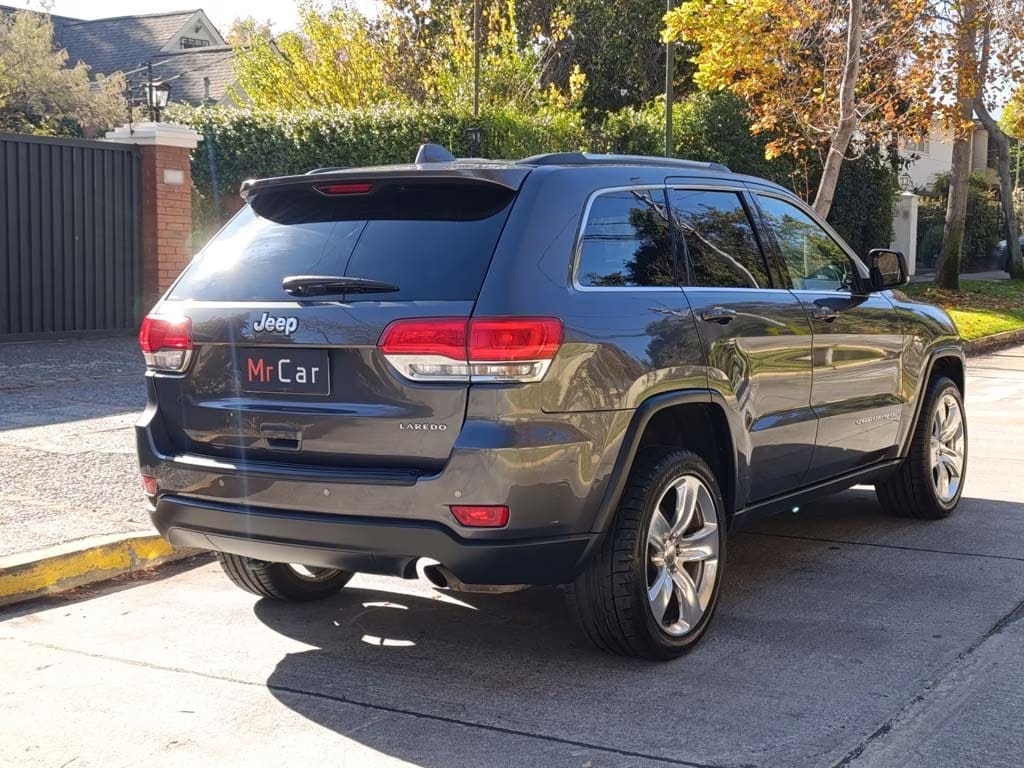 Jeep Grand Cherokee Laredo año 2014