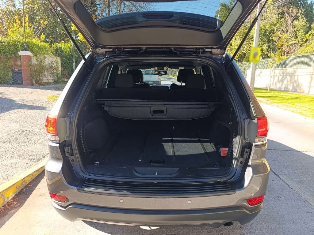 Jeep Grand Cherokee Laredo año 2014