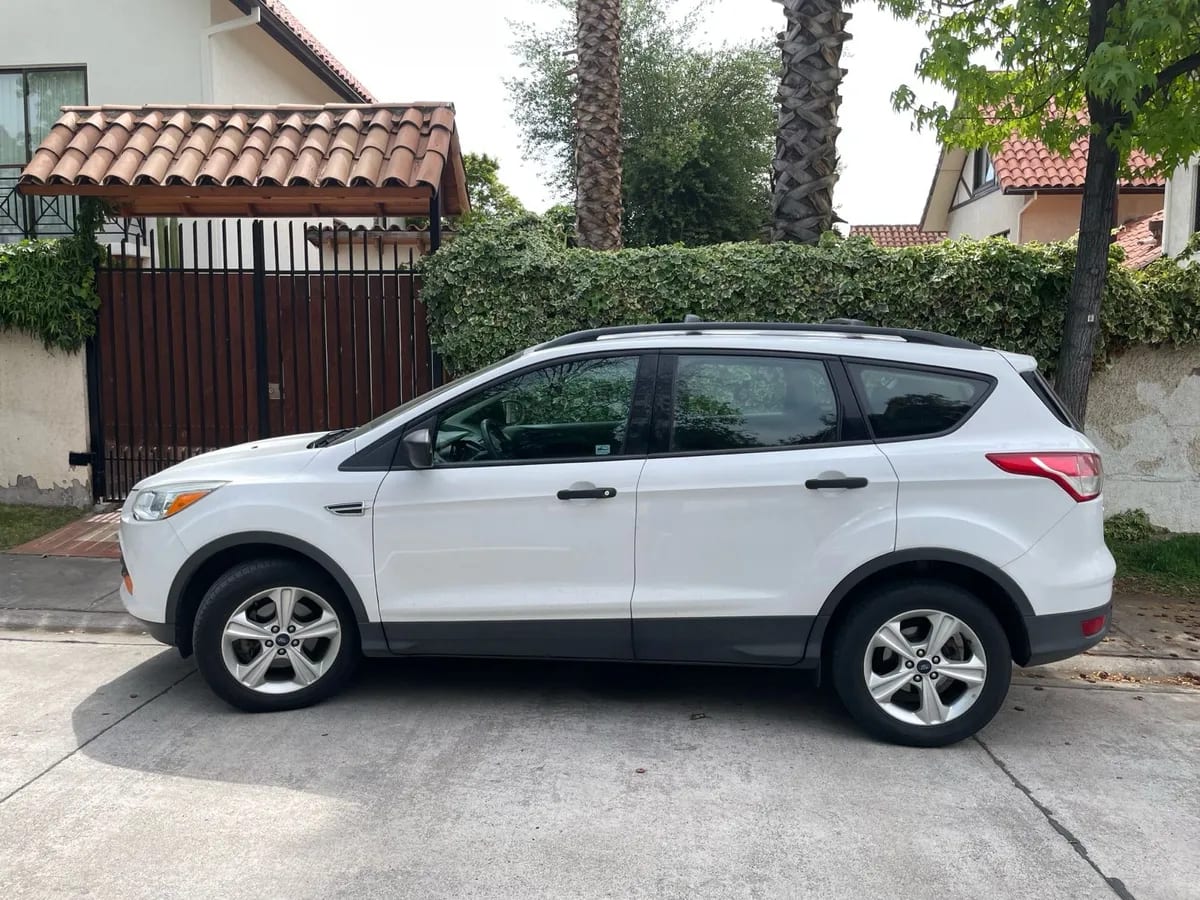 FORD ESCAPE 2.5 Xlt At 4x4 año 2013