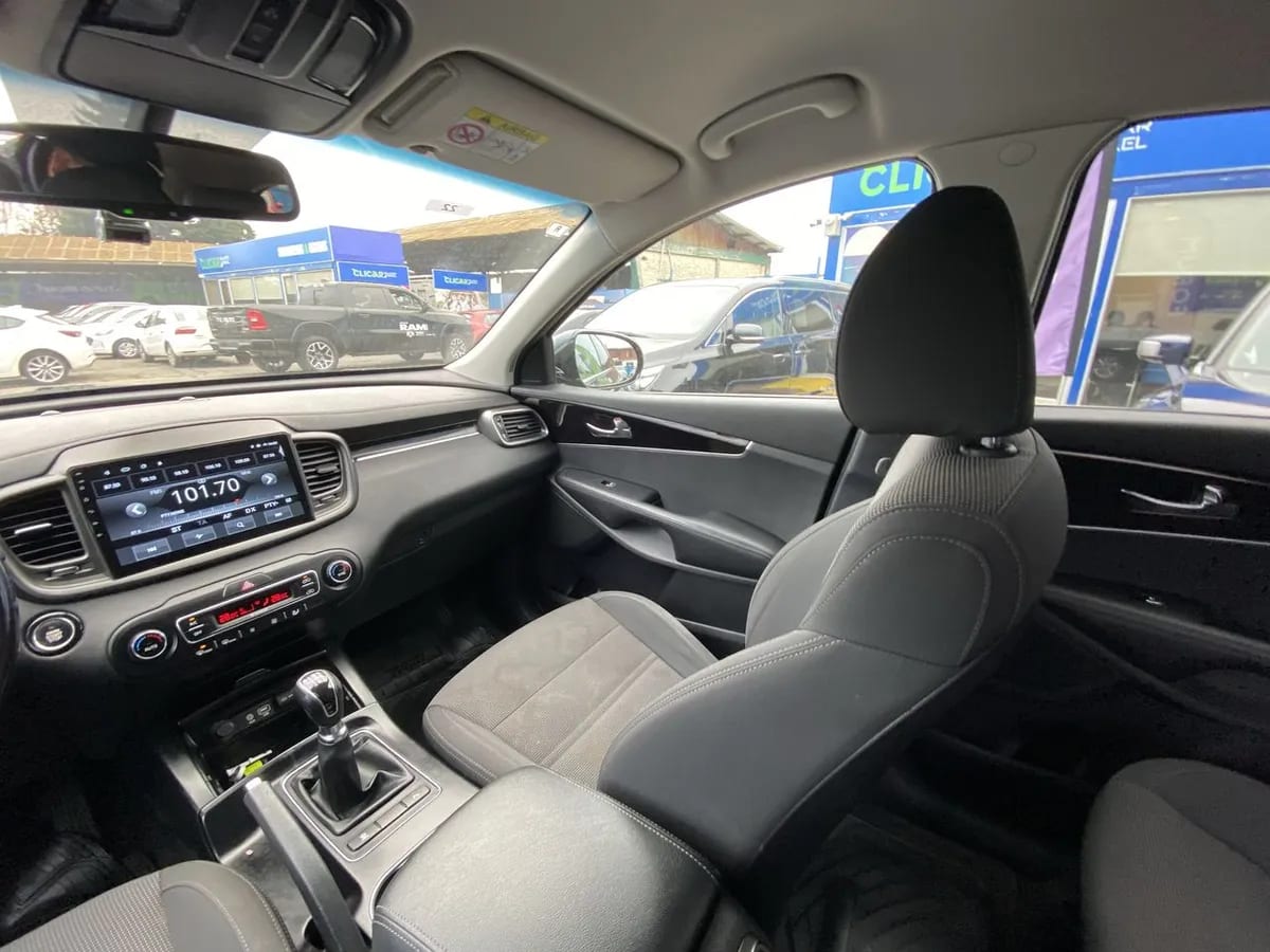 Kia Sorento 2.4 Ex 2wd Mt 5p año 2019