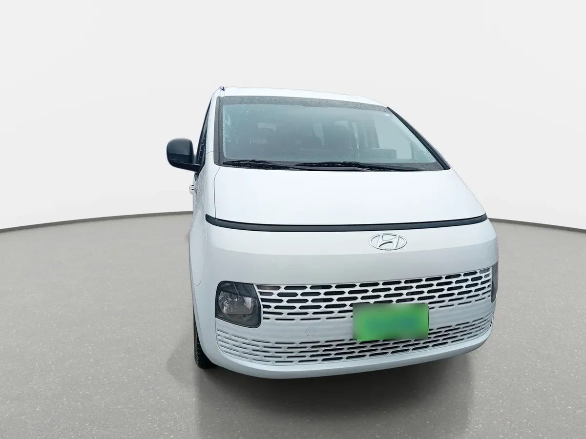 Hyundai Staria 2.2 Us4 Mb Crdi Diesel 2wd 9p At 5p año 2023