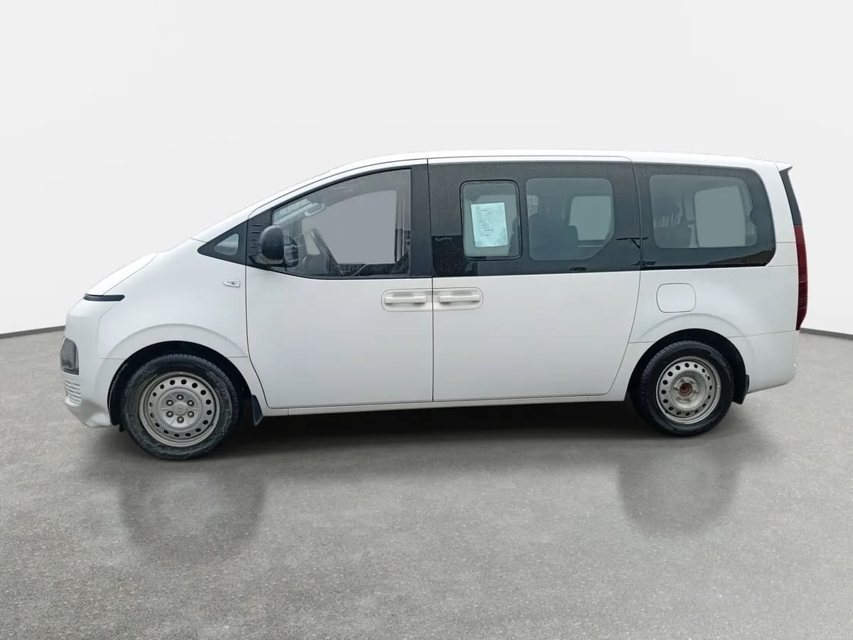 Hyundai Staria 2.2 Us4 Mb Crdi Diesel 2wd 9p At 5p año 2023