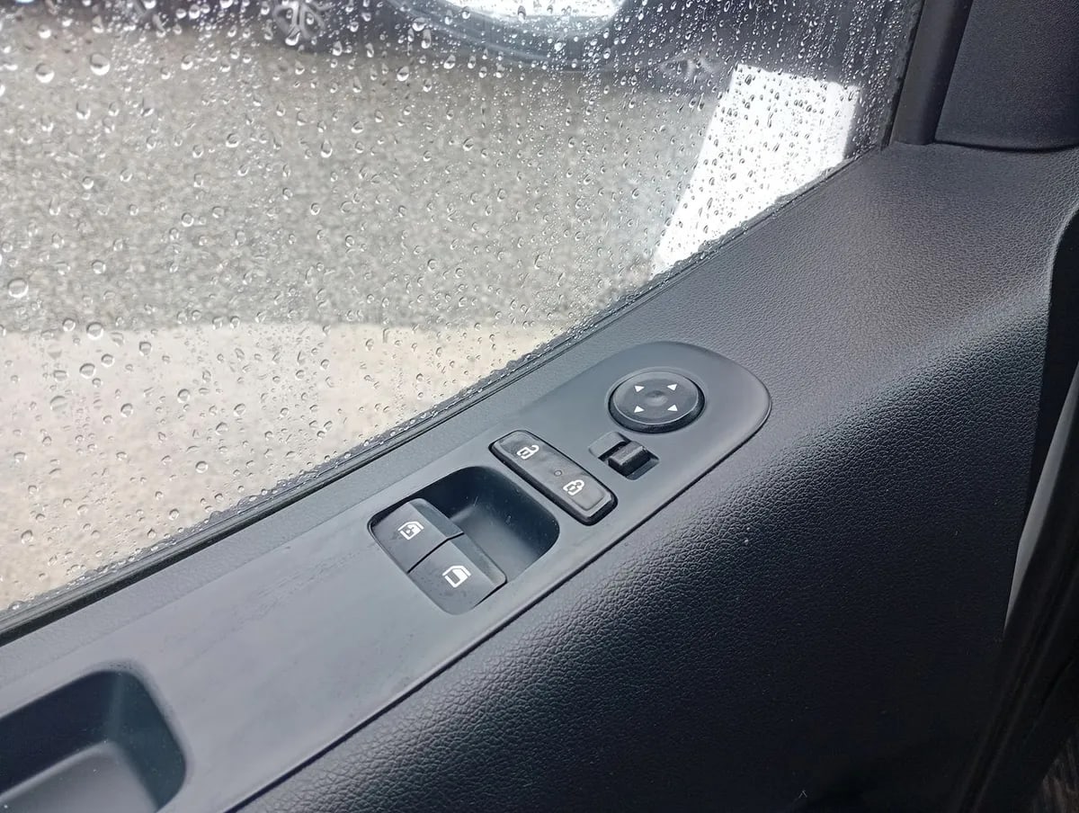 Hyundai Staria 2.2 Us4 Mb Crdi Diesel 2wd 9p At 5p año 2023