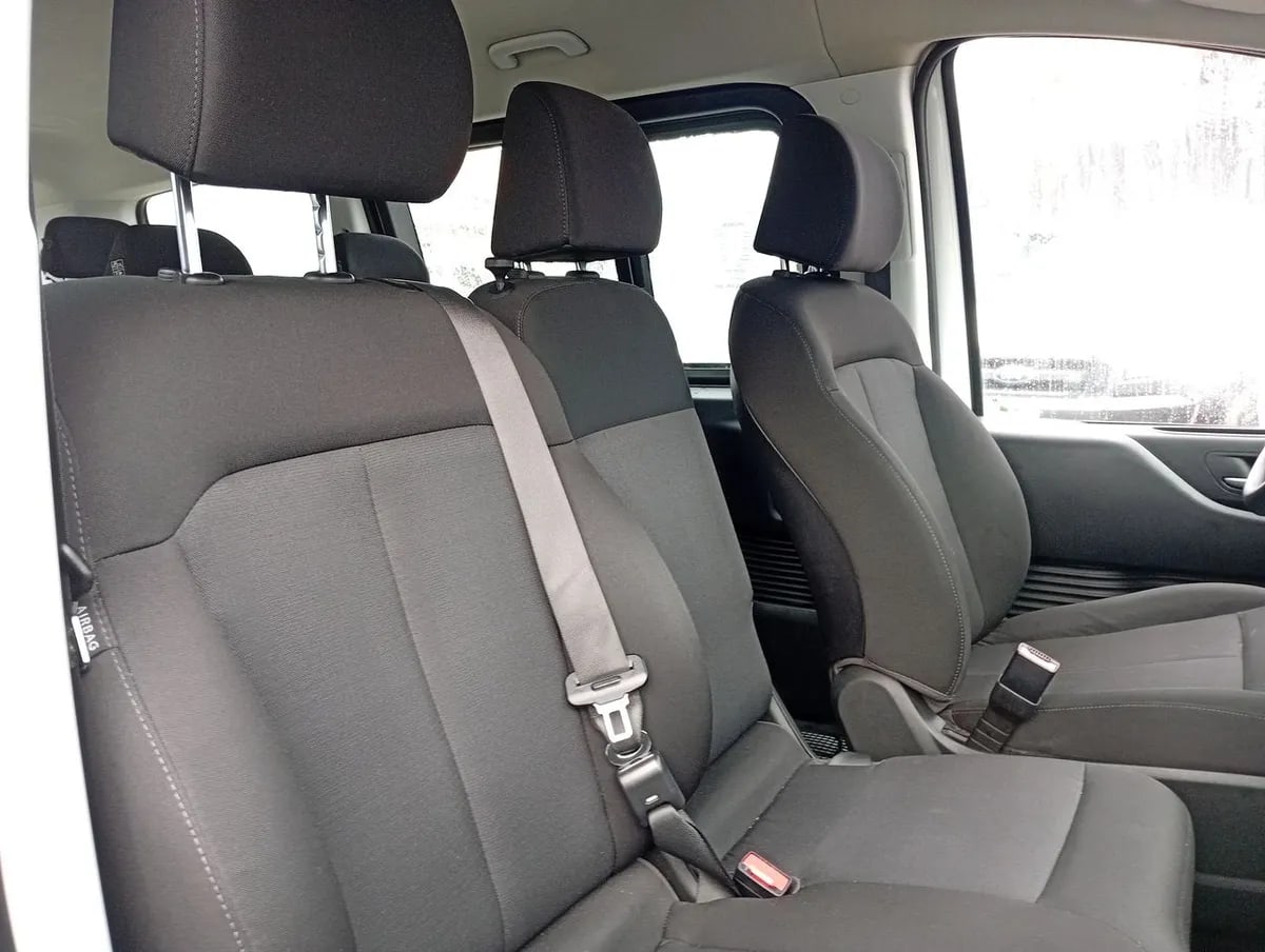 Hyundai Staria 2.2 Us4 Mb Crdi Diesel 2wd 9p At 5p año 2023