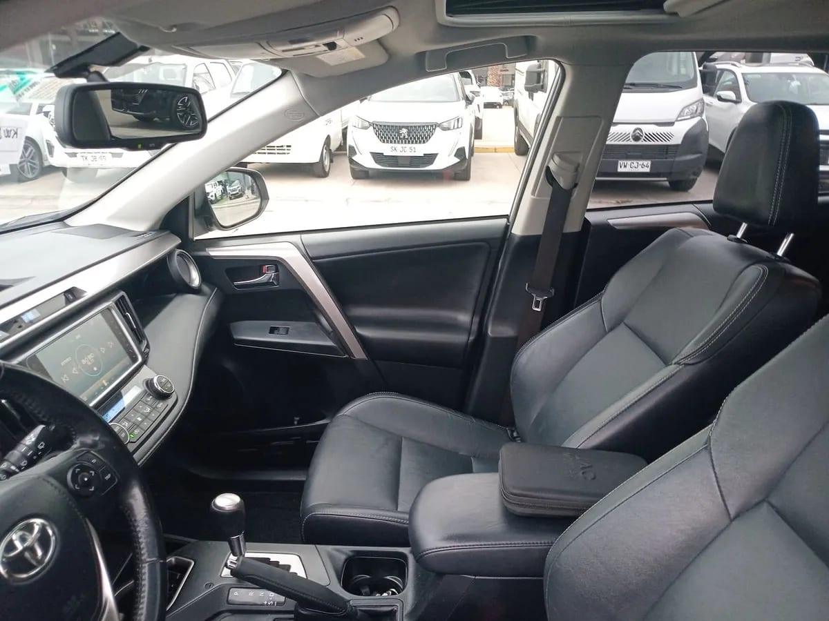 Toyota Rav 4 2.5 Adventure 4x4 At 5p año 2019