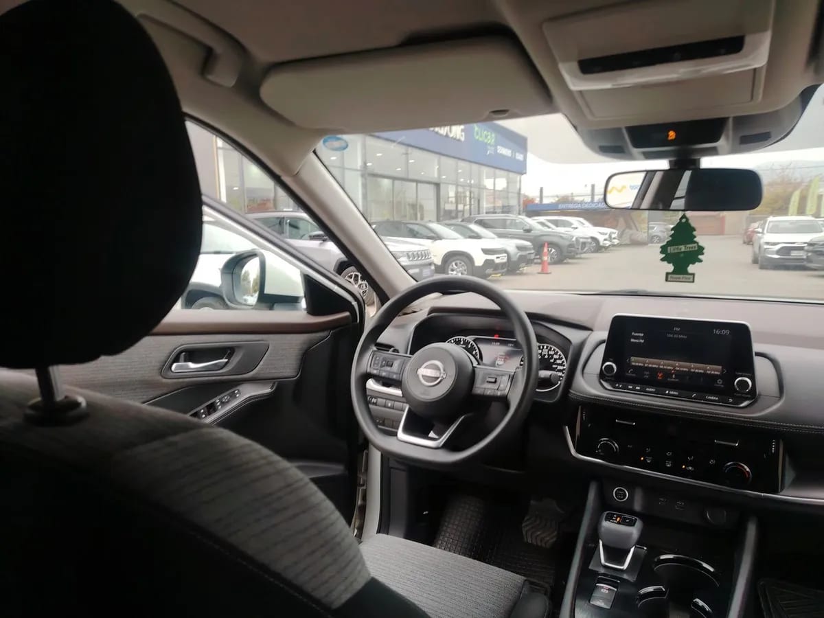 Nissan X-Trail 2.5 Sense Mc 4x2 2row Cvt At 5p año 2023