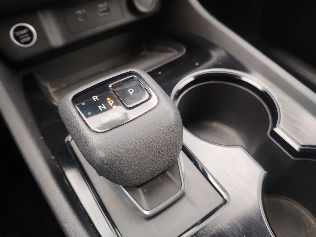 Nissan X-Trail 2.5 Sense Mc 4x2 2row Cvt At 5p año 2023