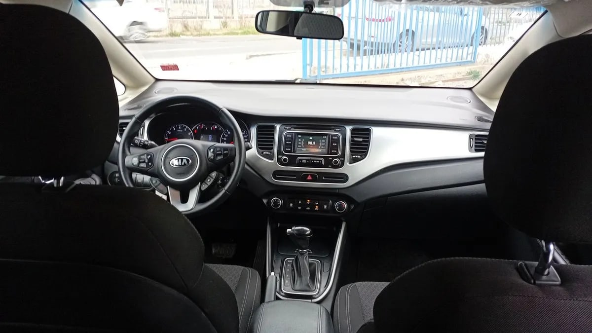Kia Carens 2.0 Ex Full 4x2 6at 5p año 2018