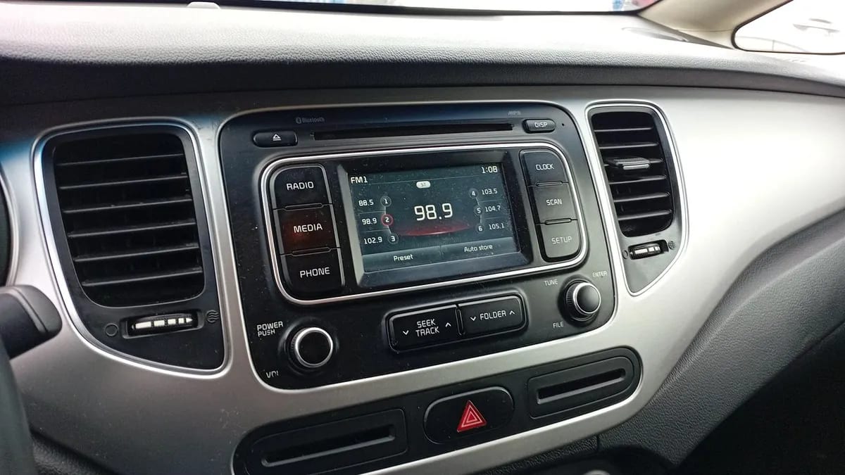 Kia Carens 2.0 Ex Full 4x2 6at 5p año 2018