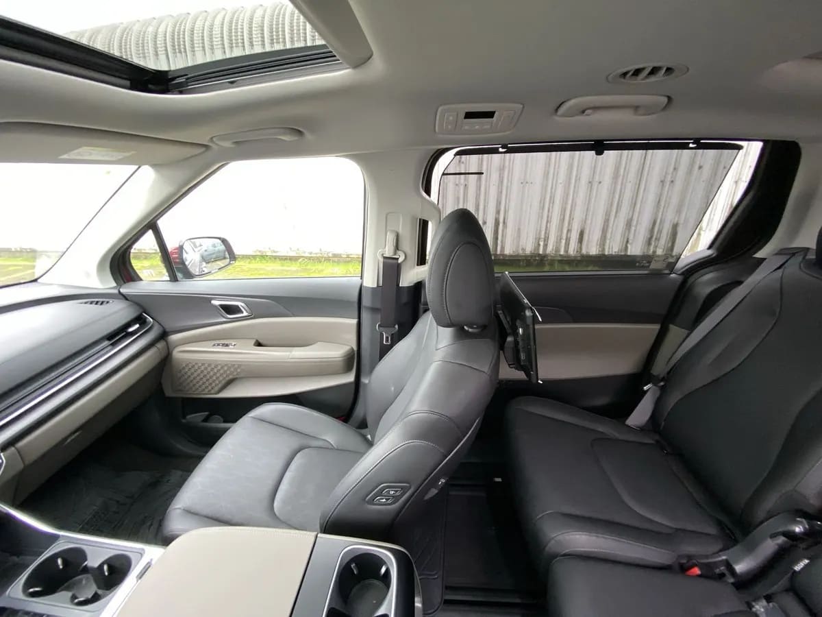 Kia Carnival 3.5 Ex Ltd 4x2 8at 5p año 2025