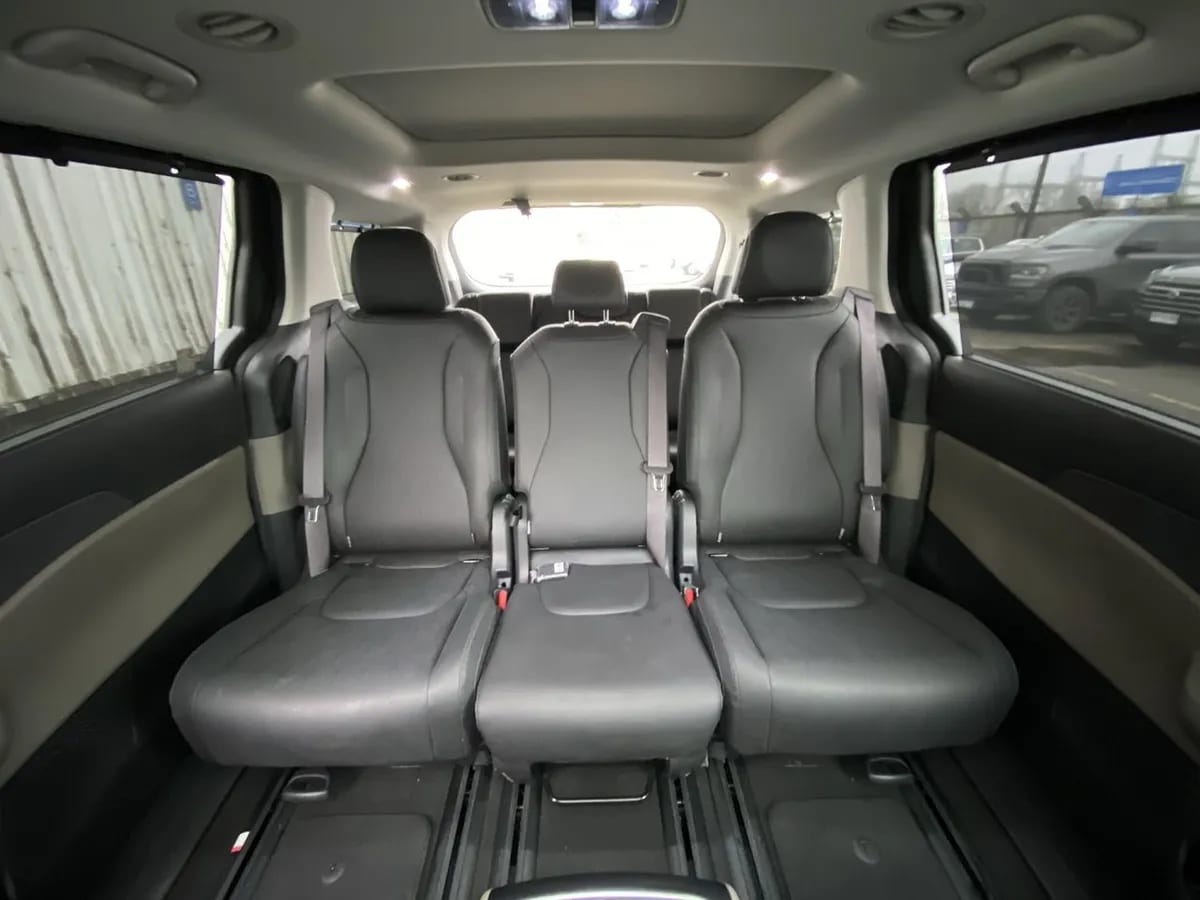Kia Carnival 3.5 Ex Ltd 4x2 8at 5p año 2025