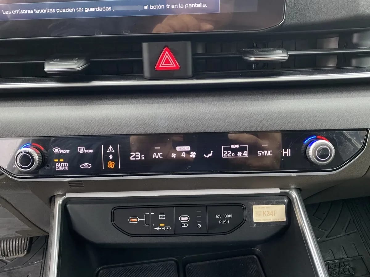 Kia Carnival 3.5 Ex Ltd 4x2 8at 5p año 2025