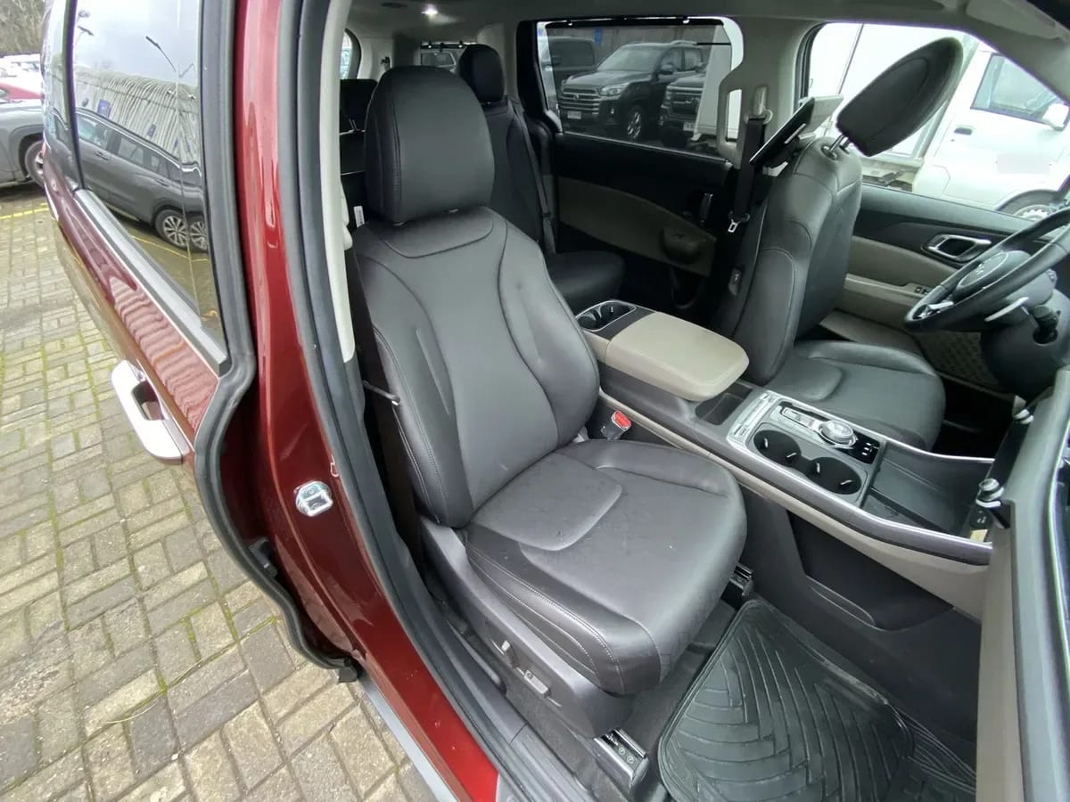 Kia Carnival 3.5 Ex Ltd 4x2 8at 5p año 2025