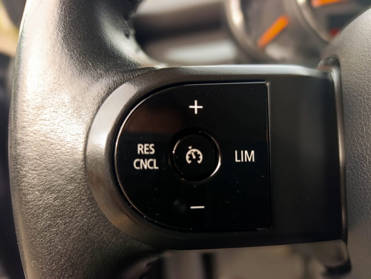 Mini Cooper Essential año 2023