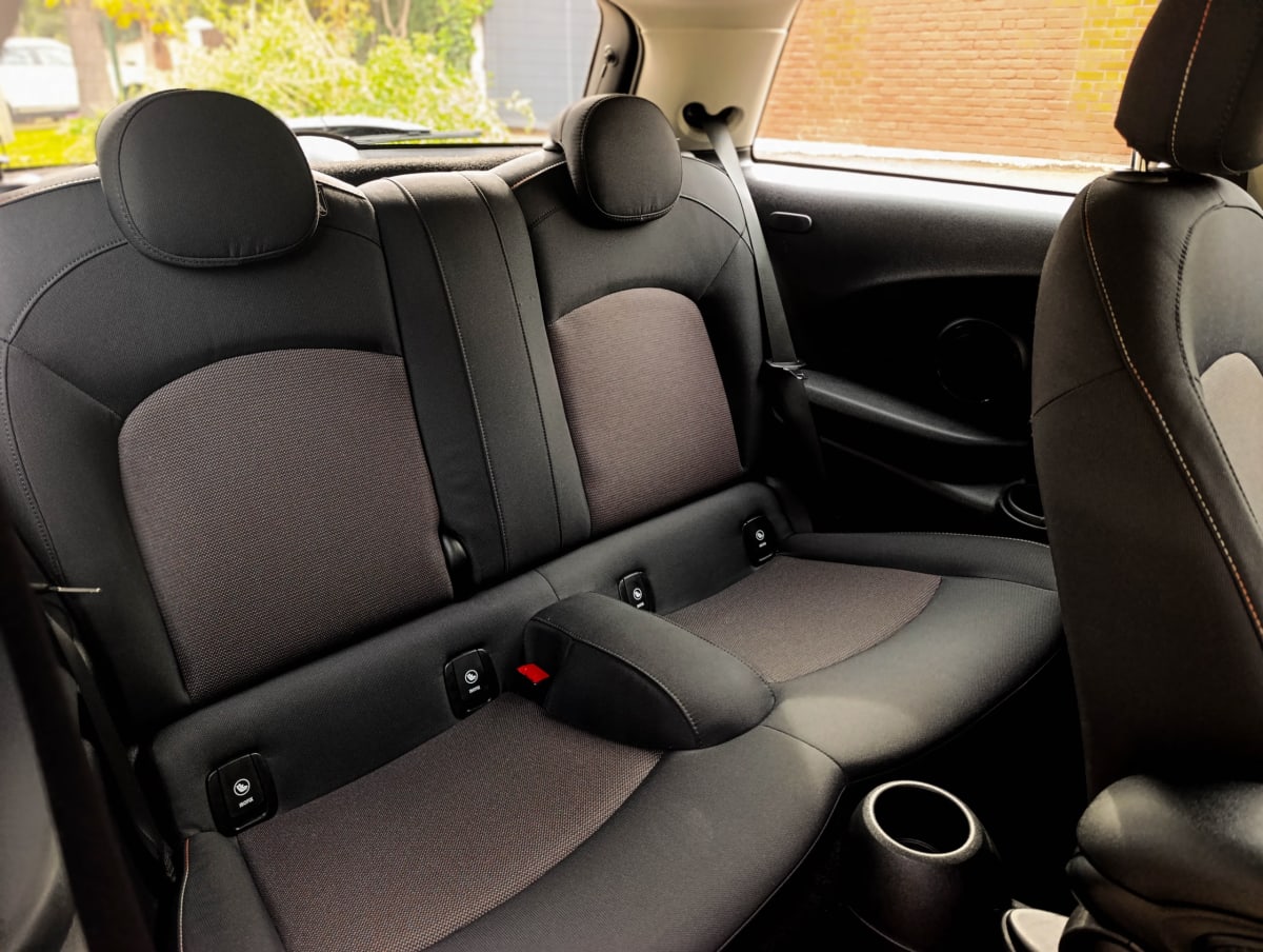 Mini Cooper Essential año 2023