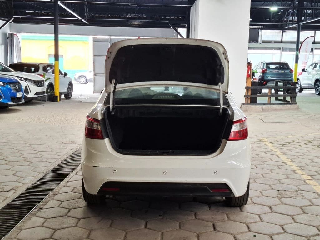 Dongfeng A30 Elegant año 2018