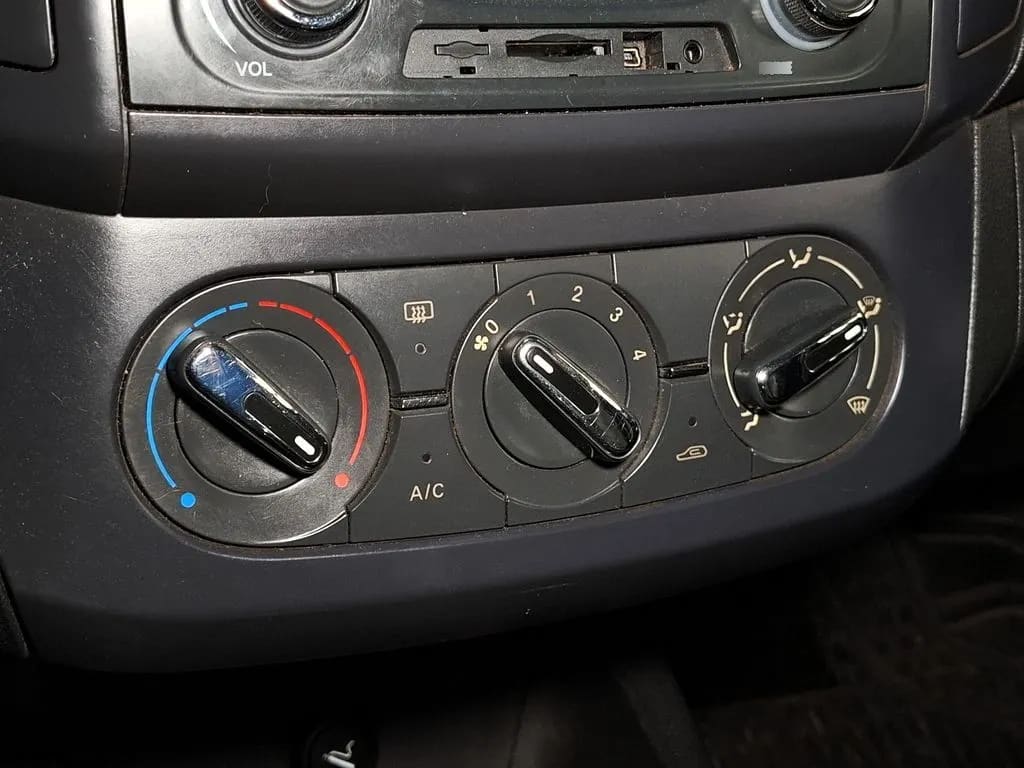 Dongfeng A30 Elegant año 2018