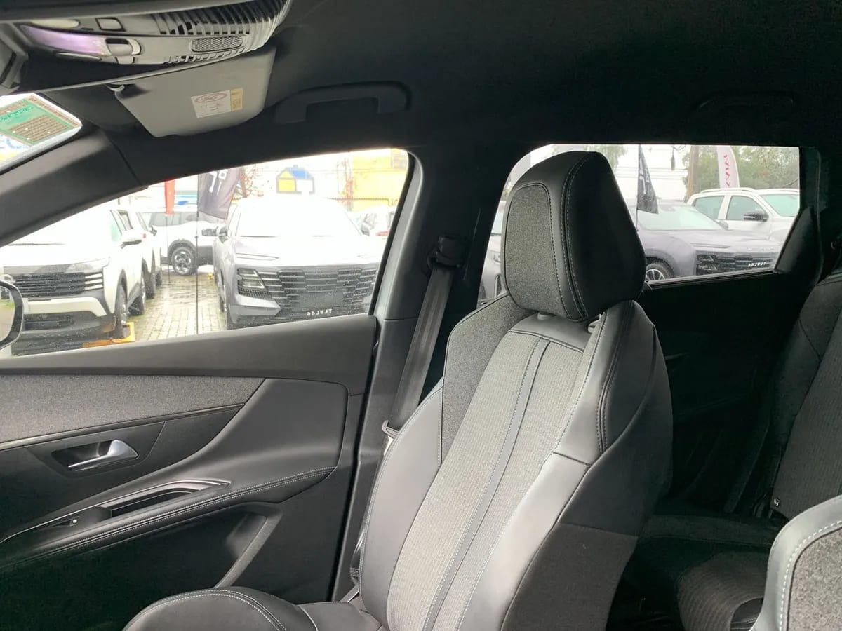 Peugeot 5008 1.5 Allure Pack Bluehdi 130 4x2 Eat8 5p año 2024