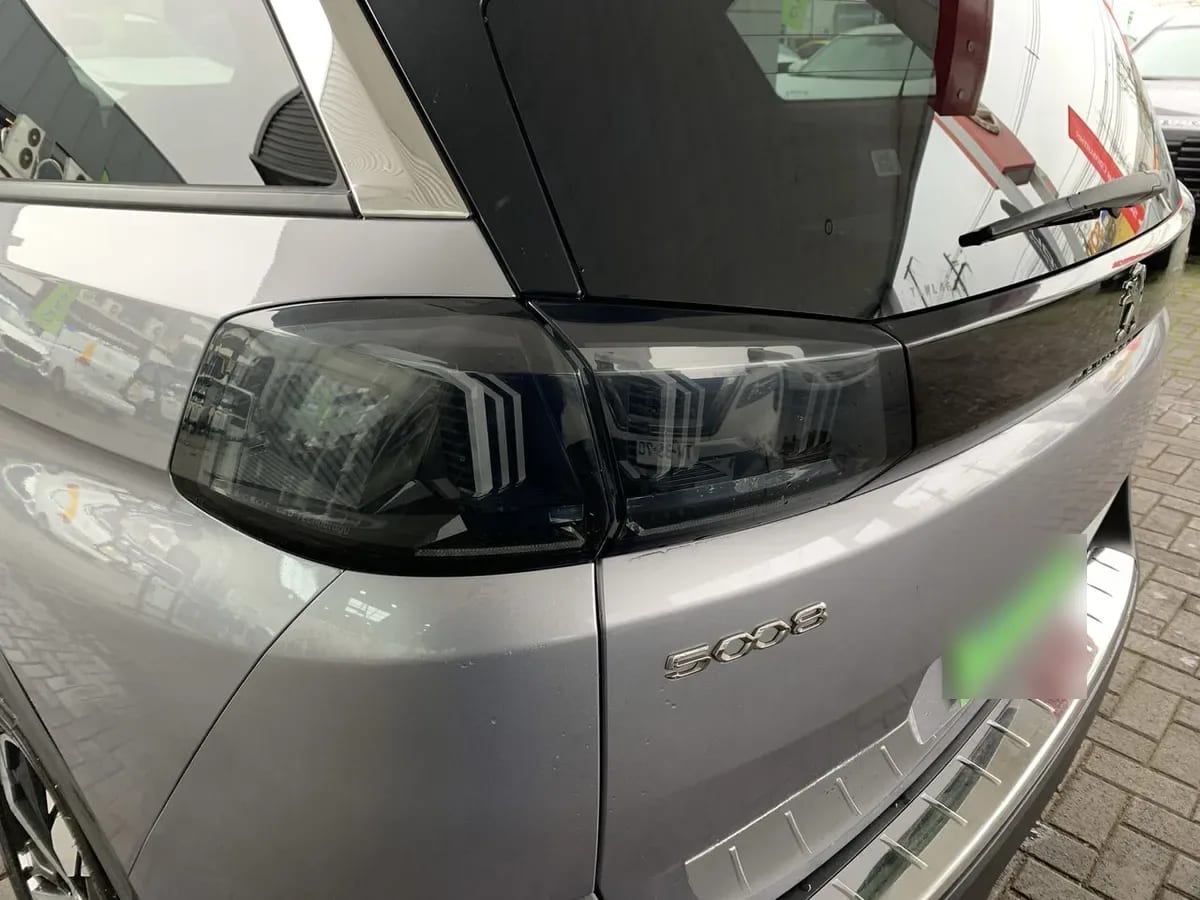 Peugeot 5008 1.5 Allure Pack Bluehdi 130 4x2 Eat8 5p año 2024